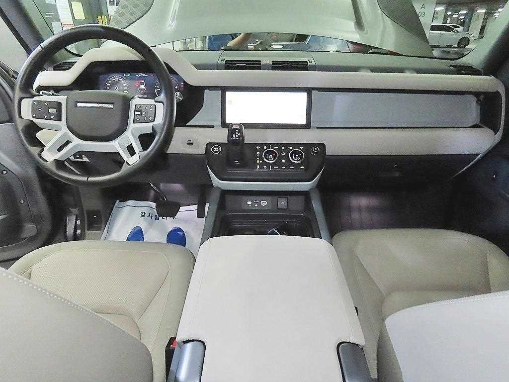 랜드로버 디펜더 디펜더 (L663) D240 S 이미지 10