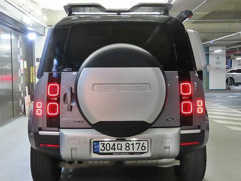랜드로버 디펜더 디펜더 (L663) D240 S 이미지 5