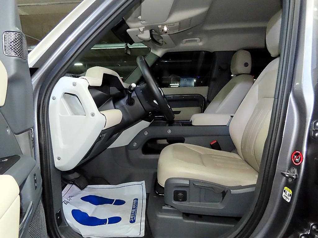 랜드로버 디펜더 디펜더 (L663) D240 S 이미지 6