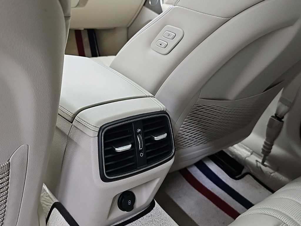제네시스 G70 3.3T 스포츠 AWD 슈프림 이미지 13