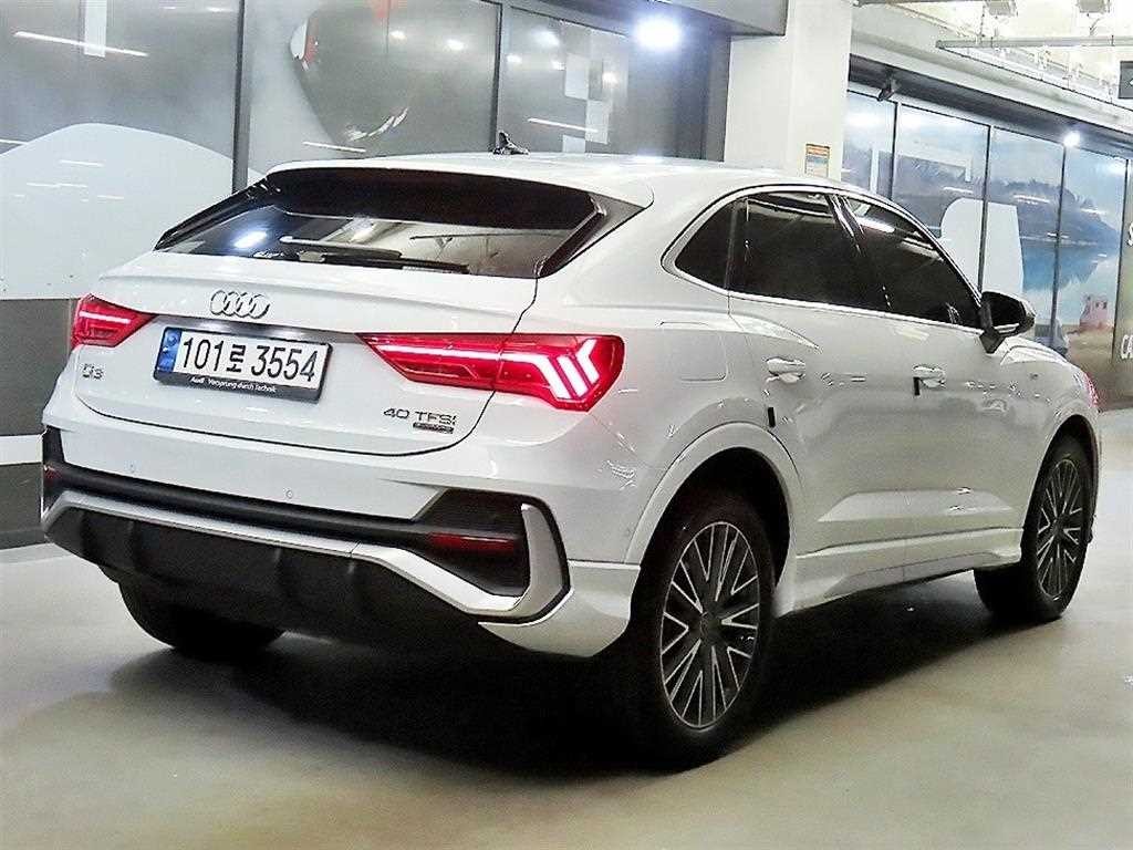아우디 Q3 Q3 (F3) 40 TFSI 스포트백 콰트로 프리미엄 이미지 4