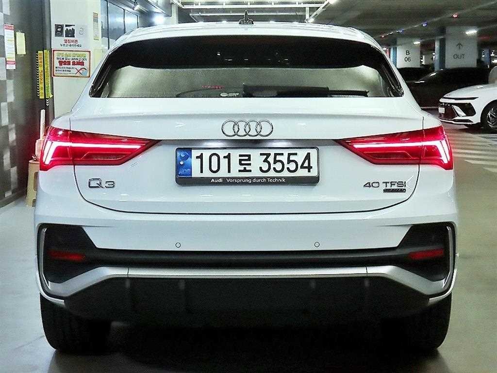 아우디 Q3 Q3 (F3) 40 TFSI 스포트백 콰트로 프리미엄 이미지 5