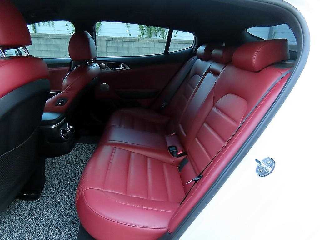 기아 스팅어 가솔린 3.3 터보 2WD GT 이미지 6