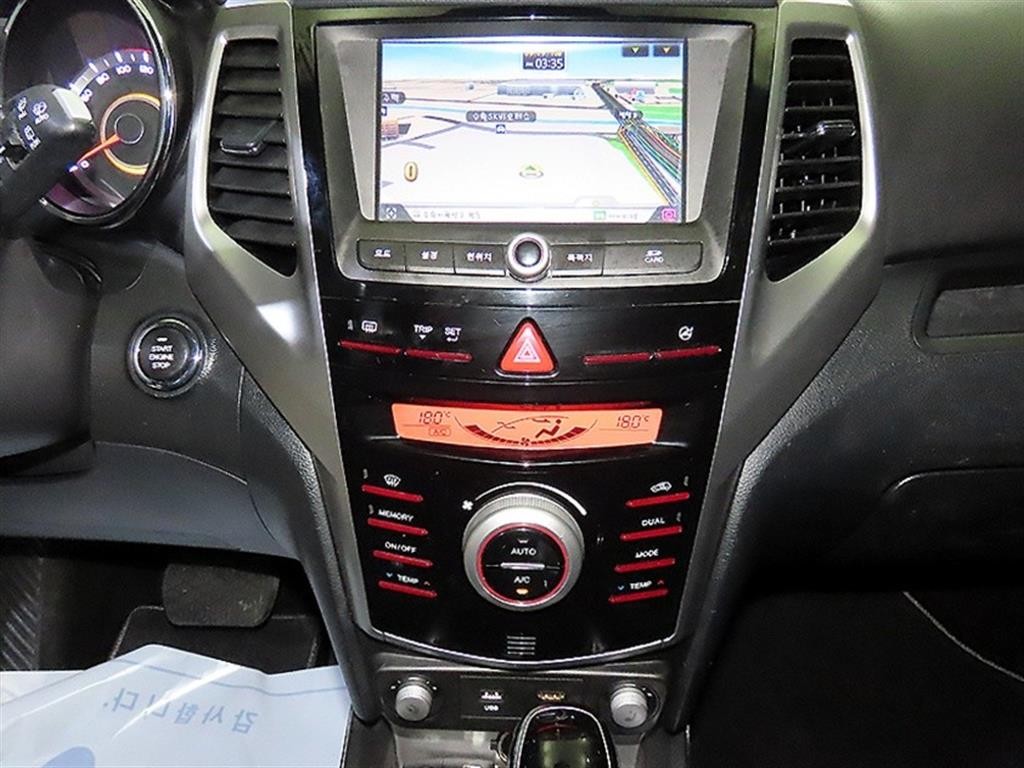KG모빌리티(쌍용) 티볼리 디젤 2WD 1.6 LX 이미지 11