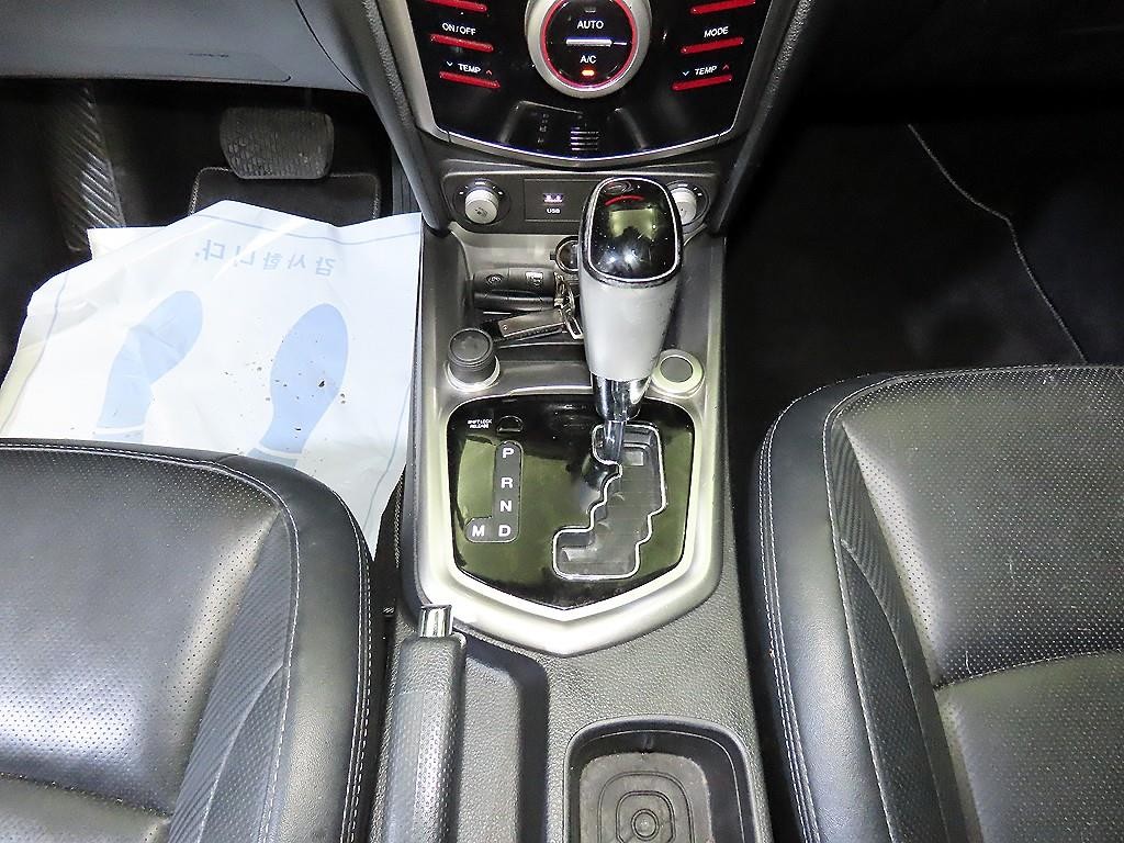 KG모빌리티(쌍용) 티볼리 디젤 2WD 1.6 LX 이미지 12