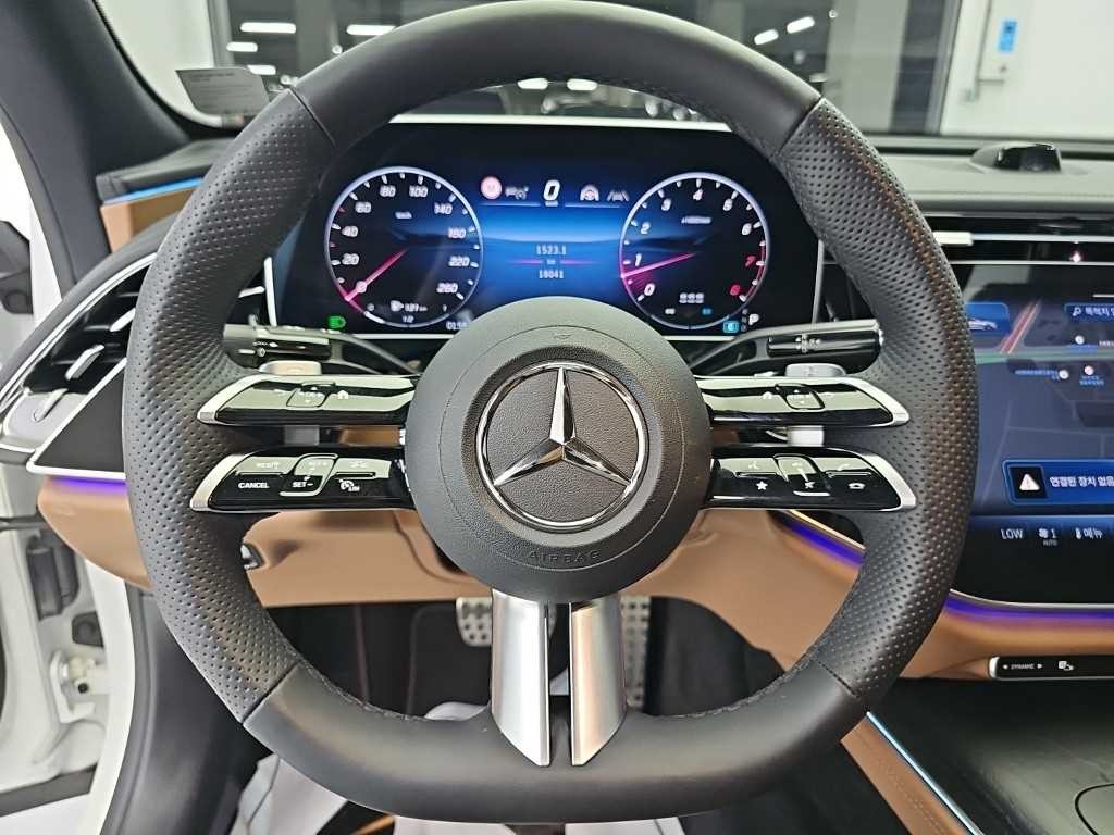 벤츠 E 클래스 E-클래스 W214 E300 4MATIC AMG Line 이미지 9