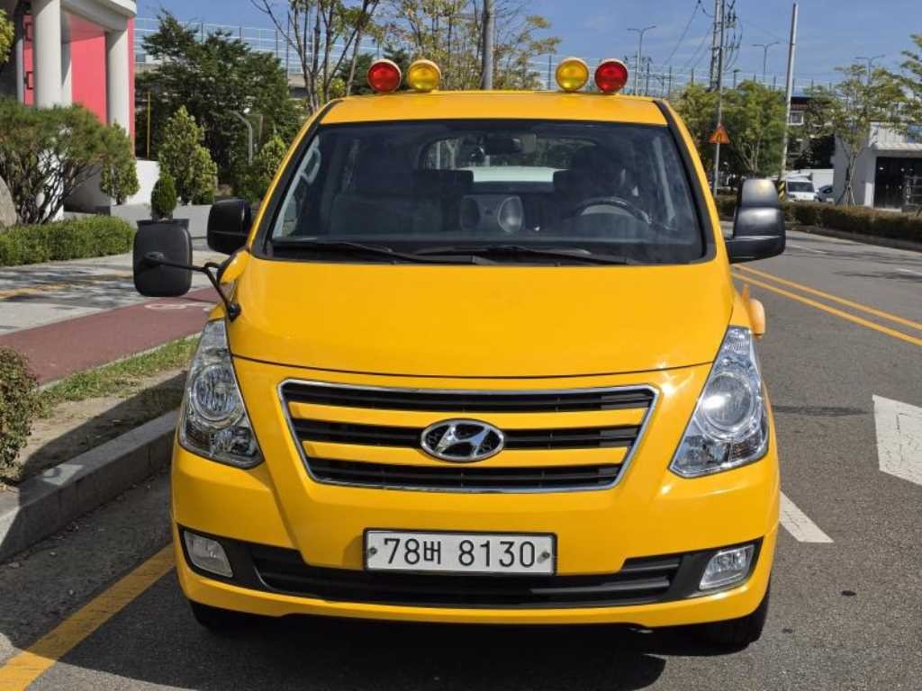 현대 스타렉스 그랜드 스타렉스 12인승 어린이 버스 이미지 3