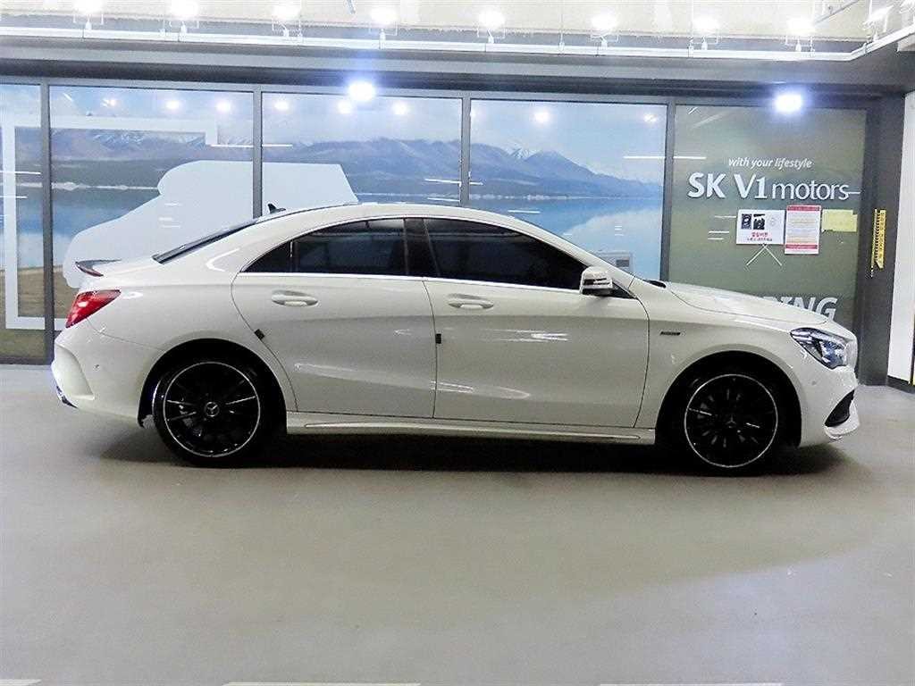 벤츠 CLA 클래스 CLA클래스 CLA 220 AMG LINE 이미지 3