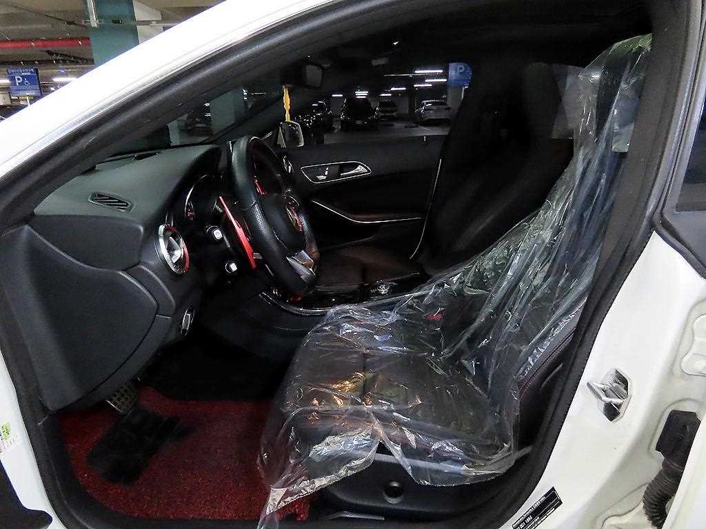 벤츠 CLA 클래스 CLA클래스 CLA 220 AMG LINE 이미지 6