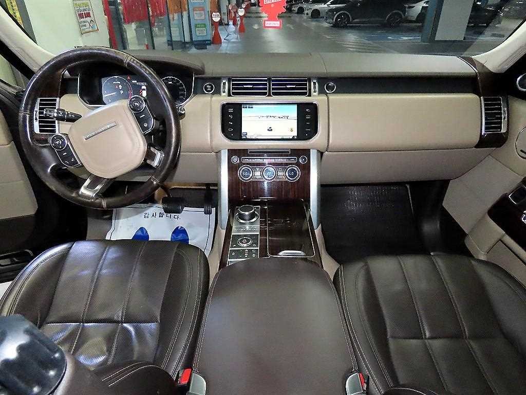 랜드로버 레인지로버 레인지로버 4세대 3.0 TDV6 VOGUE SE 디젤 이미지 10