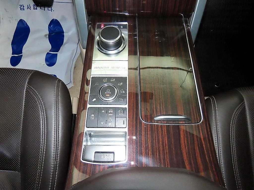 랜드로버 레인지로버 레인지로버 4세대 3.0 TDV6 VOGUE SE 디젤 이미지 12