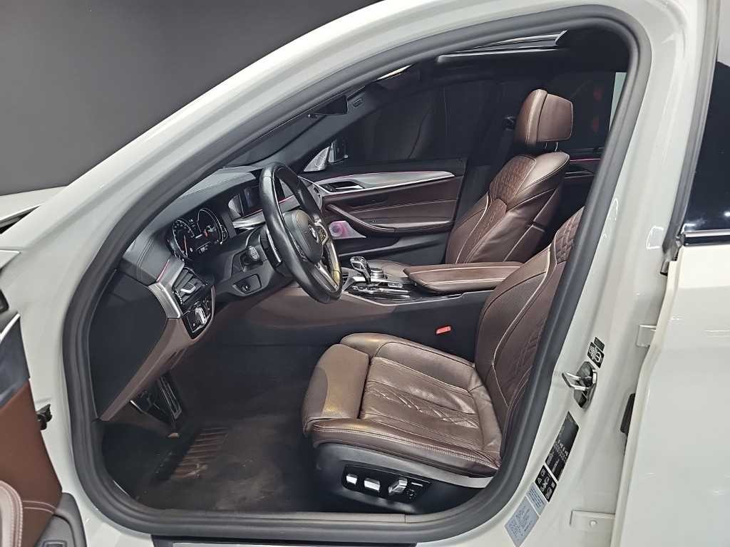 BMW 5시리즈 5시리즈 (G30) M550d xDrive 이미지 10