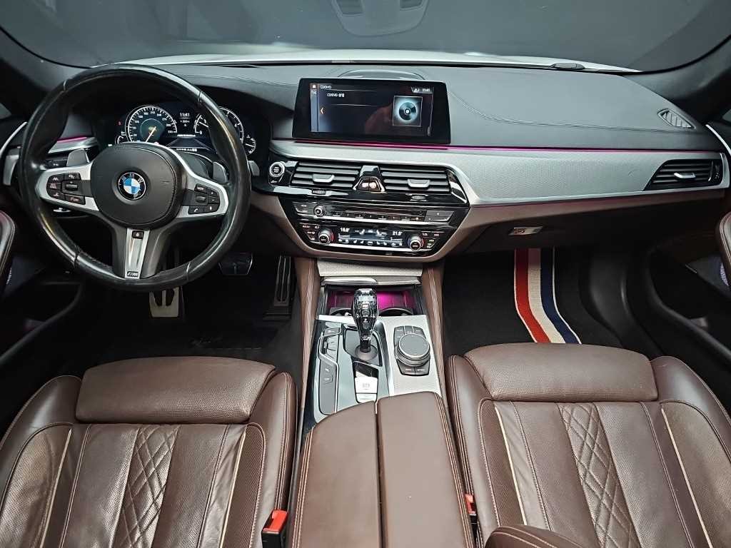 BMW 5시리즈 5시리즈 (G30) M550d xDrive 이미지 6