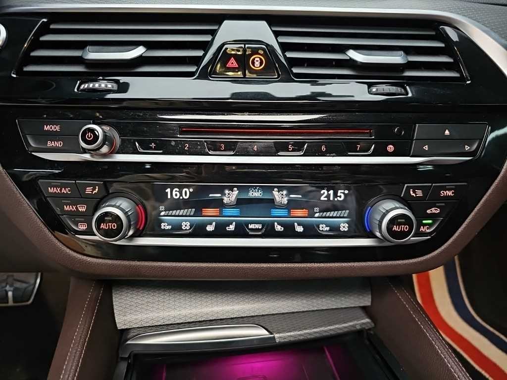 BMW 5시리즈 5시리즈 (G30) M550d xDrive 이미지 9