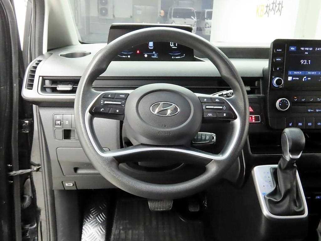 현대 스타리아 2WD 디젤 카고 스마트 5인승 이미지 8