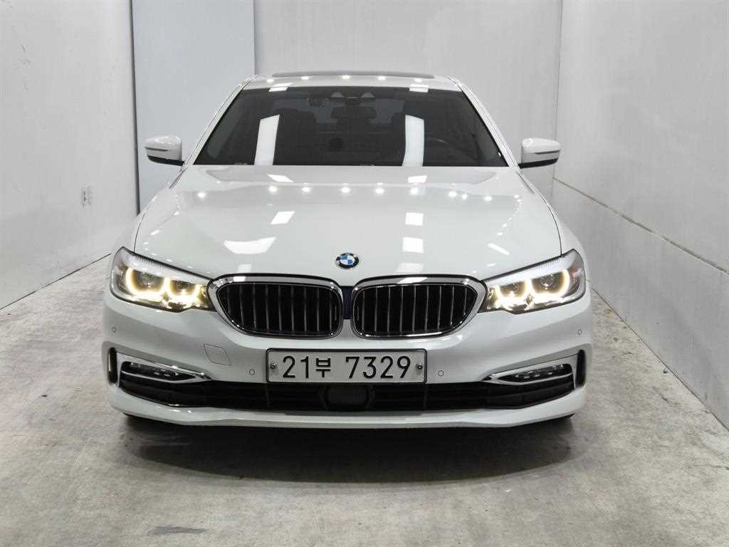 BMW 5시리즈 5시리즈 (G30) 520i 럭셔리 이미지 1