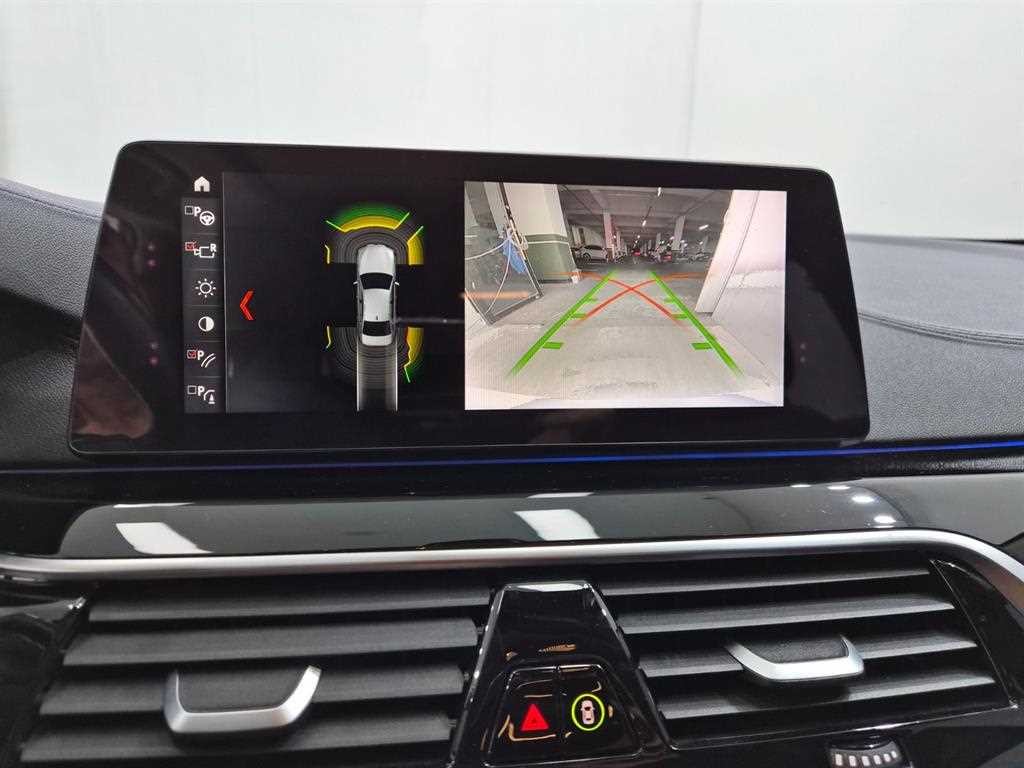BMW 5시리즈 5시리즈 (G30) 520i 럭셔리 이미지 14