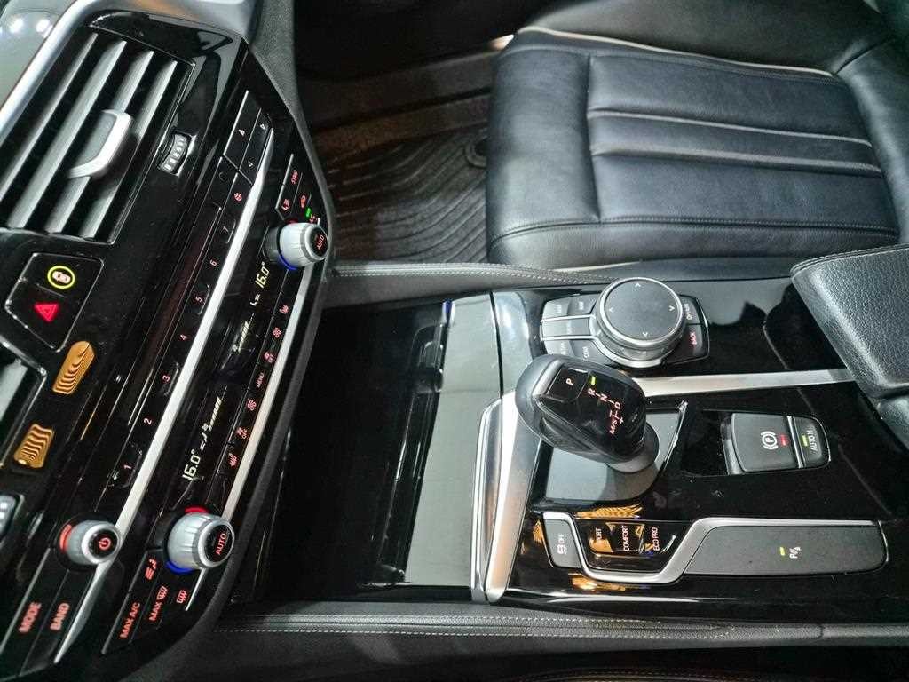 BMW 5시리즈 5시리즈 (G30) 520i 럭셔리 이미지 15