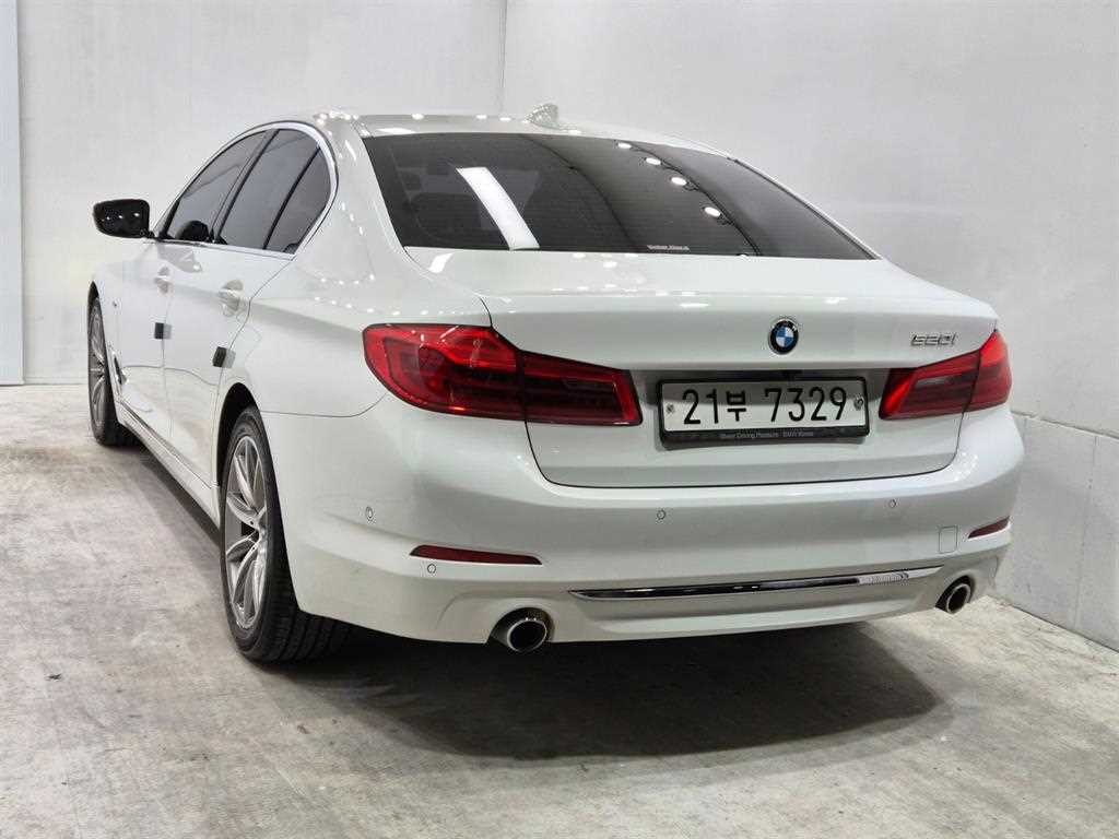 BMW 5시리즈 5시리즈 (G30) 520i 럭셔리 이미지 4