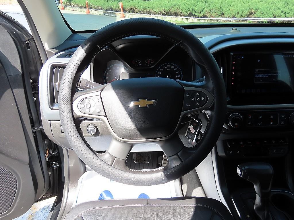 쉐보레 콜로라도 리얼 뉴 콜로라도 3.6 Z71-X 미드나잇 4WD 이미지 8