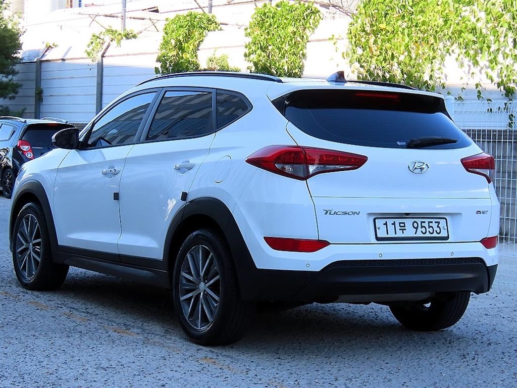 현대 투싼 올뉴투싼 디젤 1.7 2WD 모던 피버 이미지 3