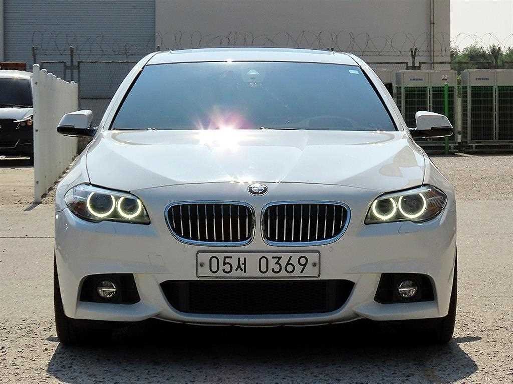 BMW 5시리즈 5시리즈 (F10) 528i xDrive M 에어로 다이나믹 이미지 1