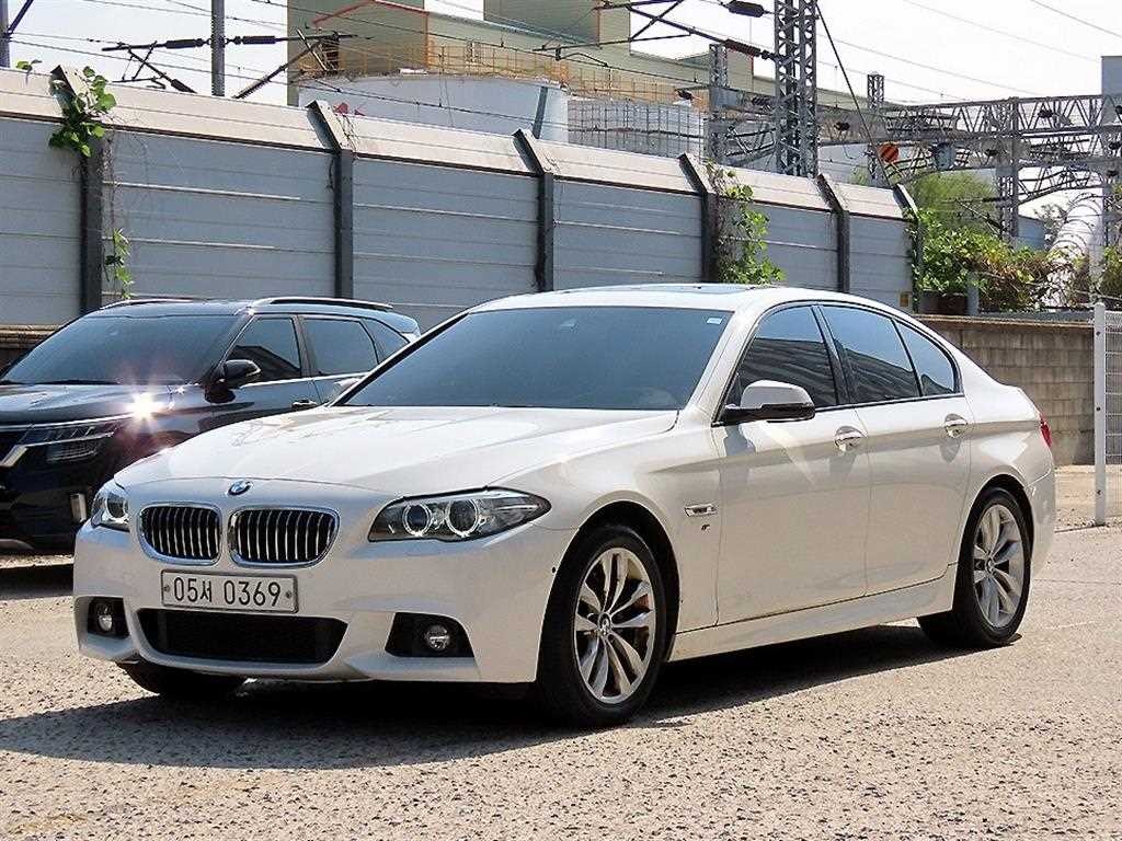 BMW 5시리즈 5시리즈 (F10) 528i xDrive M 에어로 다이나믹 이미지 2