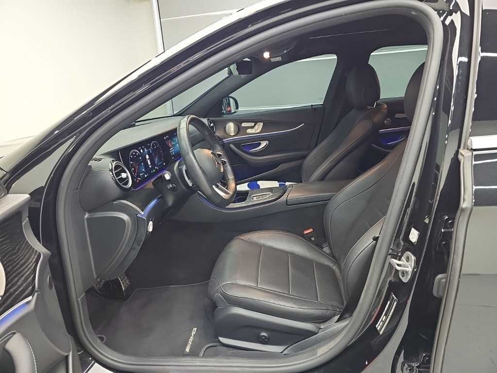 벤츠 E 클래스 E-클래스 W213 E220d 4MATIC AMG라인 이미지 11