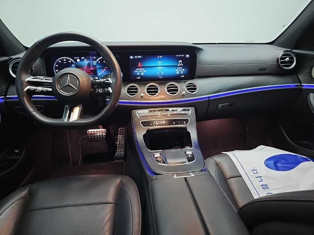 벤츠 E 클래스 E-클래스 W213 E220d 4MATIC AMG라인 이미지 7