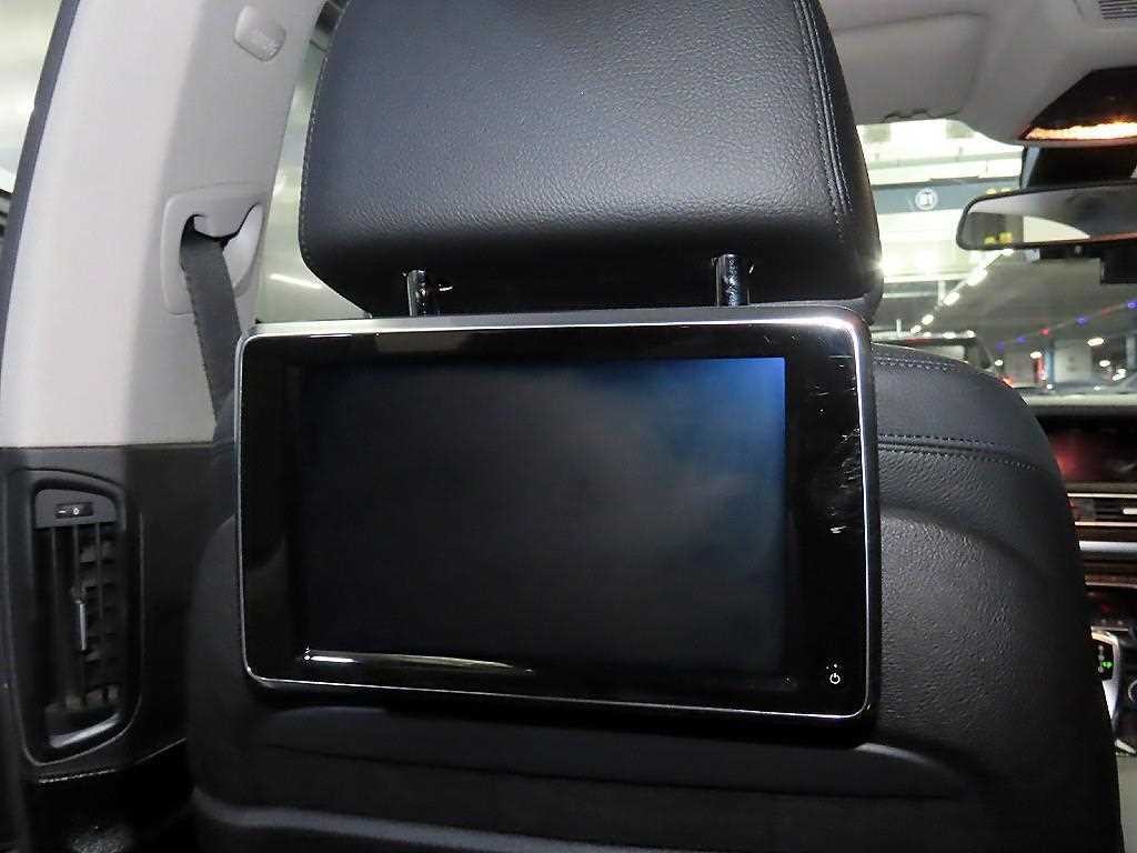 BMW 7시리즈 7시리즈 (F01) 750 Li xDrive 이미지 14