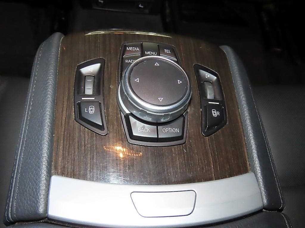 BMW 7시리즈 7시리즈 (F01) 750 Li xDrive 이미지 15