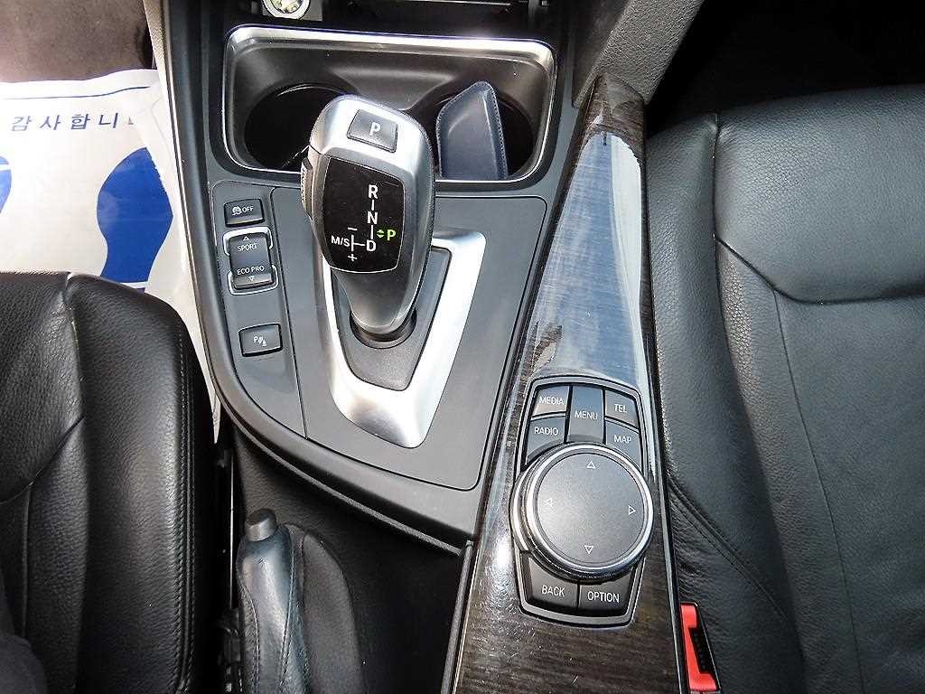 BMW 그란투리스모 3시리즈 GT (F34) GT 320D 럭셔리 이미지 10