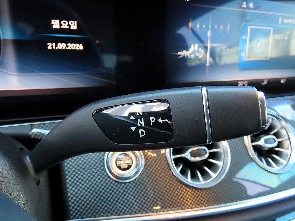 벤츠 E 클래스 E-클래스 W213 E400 4MATIC 쿠페 이미지 11
