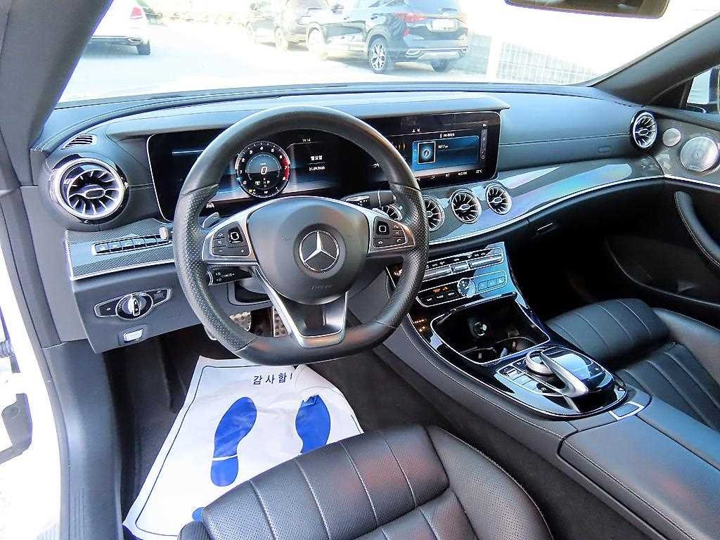 벤츠 E 클래스 E-클래스 W213 E400 4MATIC 쿠페 이미지 7