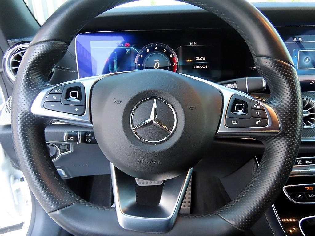 벤츠 E 클래스 E-클래스 W213 E400 4MATIC 쿠페 이미지 8