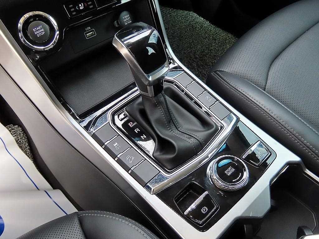 KG모빌리티(쌍용) 코란도 뷰티풀코란도 2WD 가솔린 1.5 C7 이미지 10