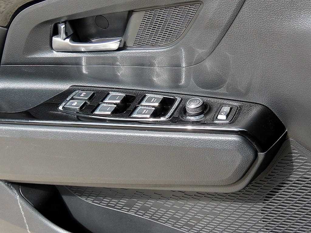 KG모빌리티(쌍용) 코란도 뷰티풀코란도 2WD 가솔린 1.5 C7 이미지 11