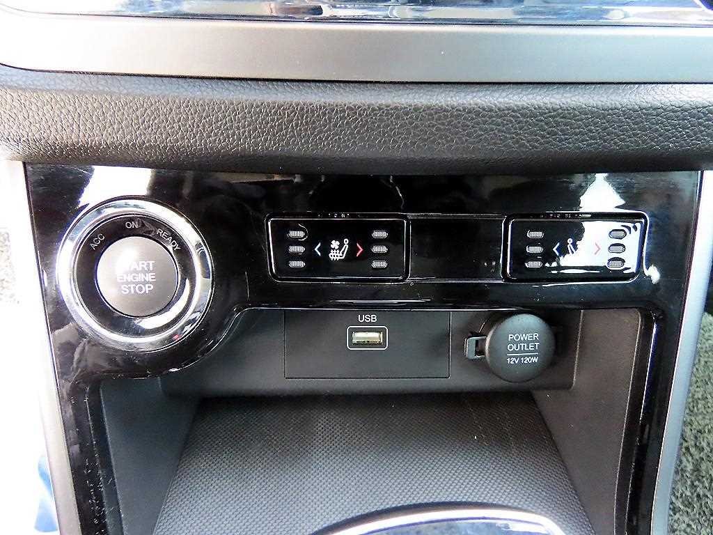 KG모빌리티(쌍용) 코란도 뷰티풀코란도 2WD 가솔린 1.5 C7 이미지 13