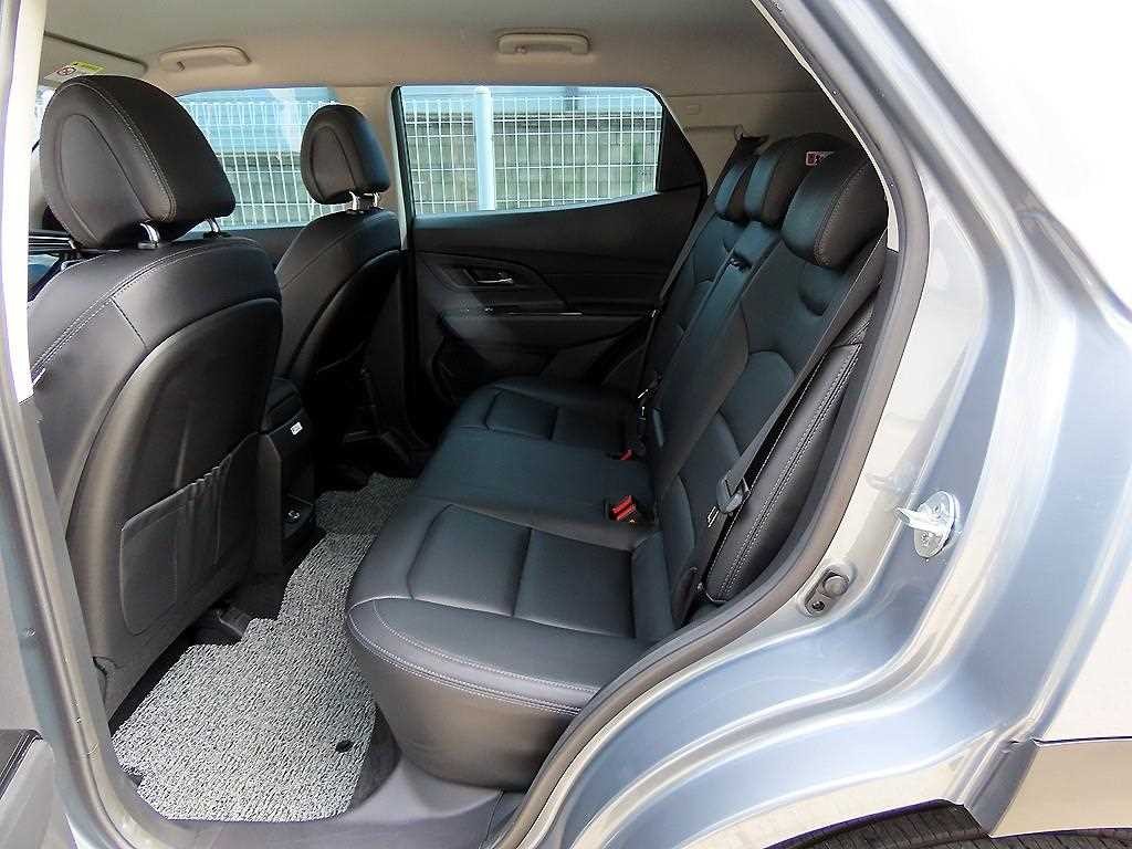 KG모빌리티(쌍용) 코란도 뷰티풀코란도 2WD 가솔린 1.5 C7 이미지 6