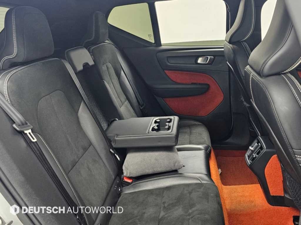 볼보 XC40 T4 4WD R-디자인 이미지 12
