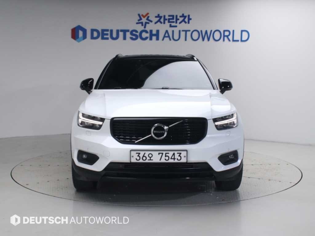 볼보 XC40 T4 4WD R-디자인 이미지 3