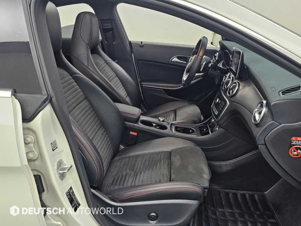 벤츠 CLA 클래스 CLA클래스 CLA 220 AMG LINE 이미지 10