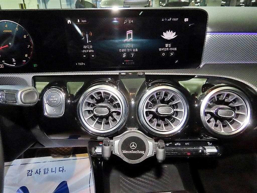 벤츠 A 클래스 A클래스 W177 A220 세단 이미지 11