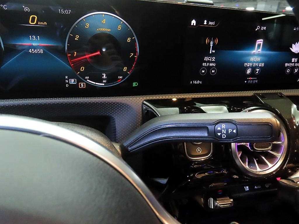 벤츠 A 클래스 A클래스 W177 A220 세단 이미지 12