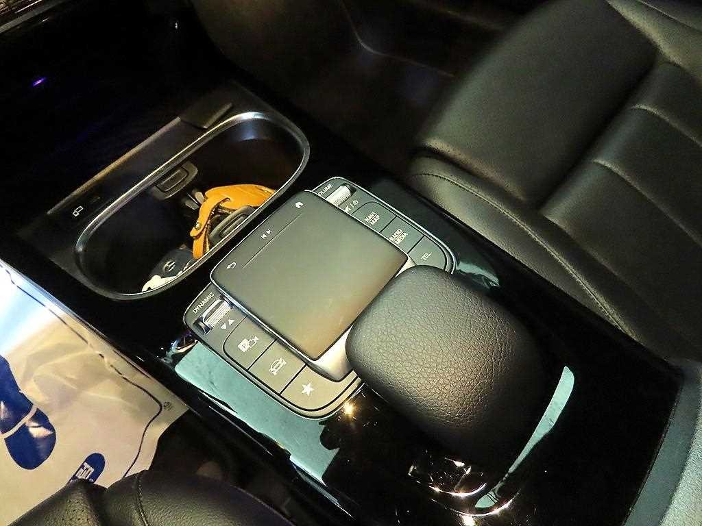 벤츠 A 클래스 A클래스 W177 A220 세단 이미지 13