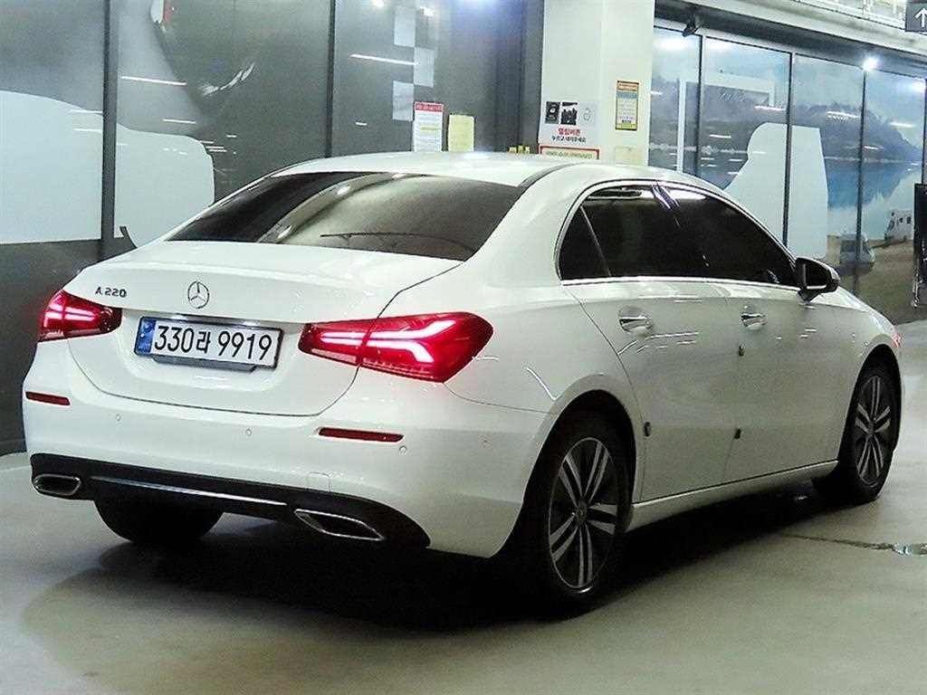 벤츠 A 클래스 A클래스 W177 A220 세단 이미지 4