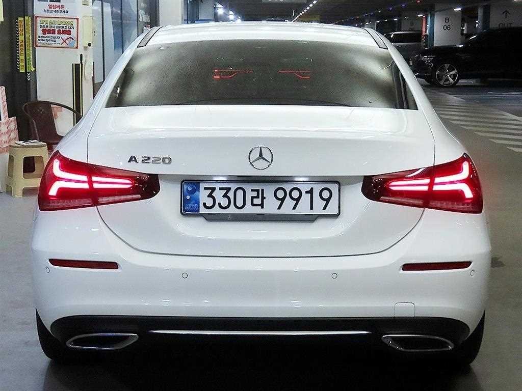 벤츠 A 클래스 A클래스 W177 A220 세단 이미지 5