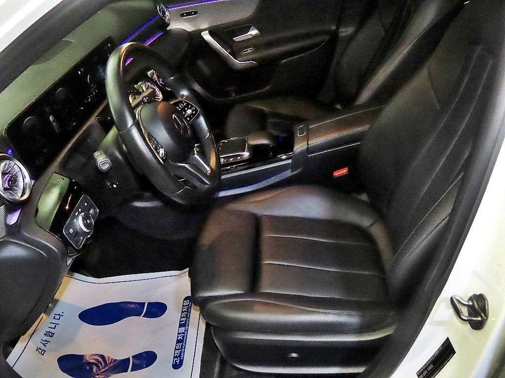 벤츠 A 클래스 A클래스 W177 A220 세단 이미지 6