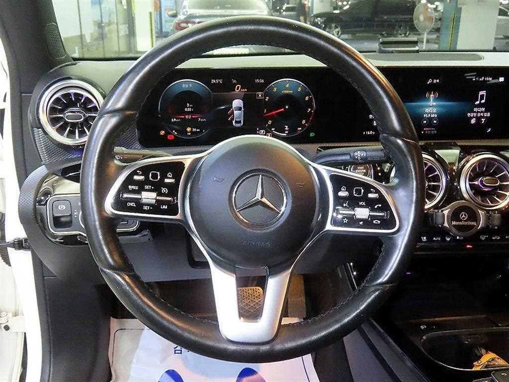 벤츠 A 클래스 A클래스 W177 A220 세단 이미지 8
