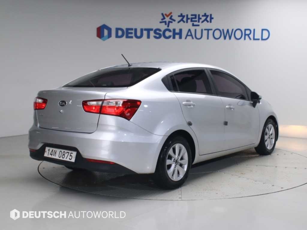 기아 프라이드 더 뉴 프라이드 4DR 1.6 GDI 럭셔리 이미지 2